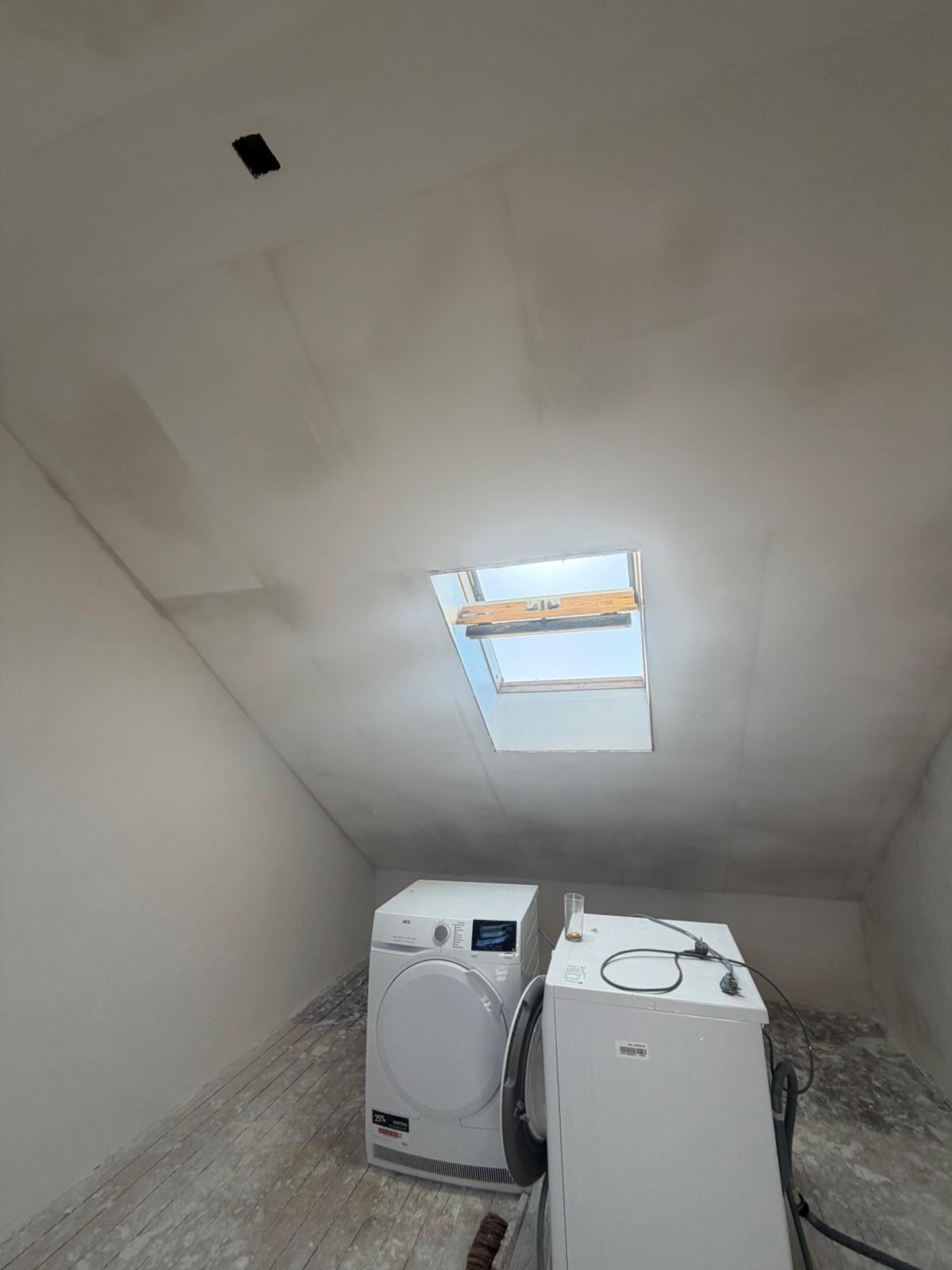 Sausklaar spuitwerk zolderplafond — Alkmaar